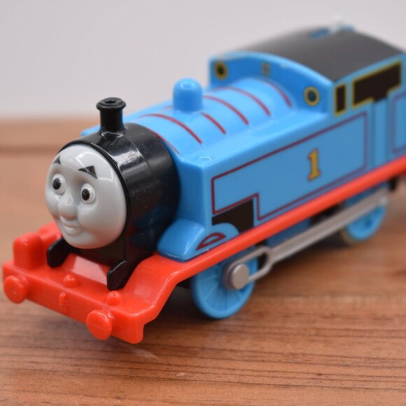 Thomas Motorized Train Annie Passenger Coach Battery Operated Thomas & Friends - Picture 2 of 6